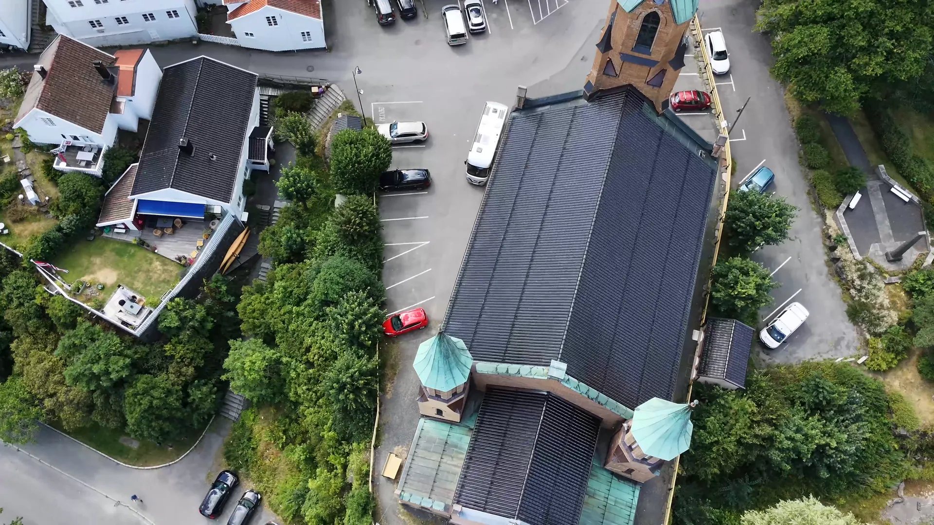Top-down view of the church roof and surrounding streets